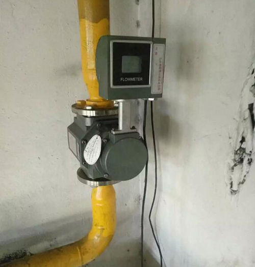 燃?xì)庋喠髁坑嫭F(xiàn)場安裝使用圖